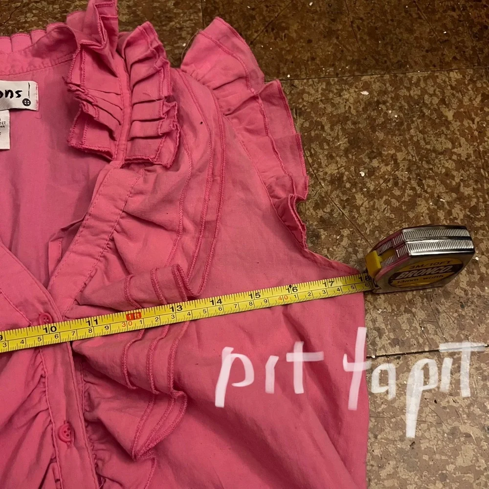 Buttons Pink Ruffled Top - Picture 8 of 9